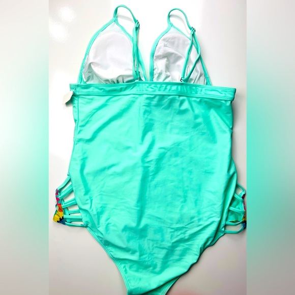 One-Piece Swimsuit NWT - Picture 2 of 4